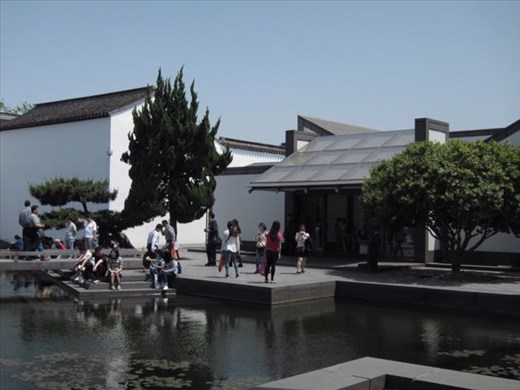 I.M.Pei Suzhou Museum inner pond walkway