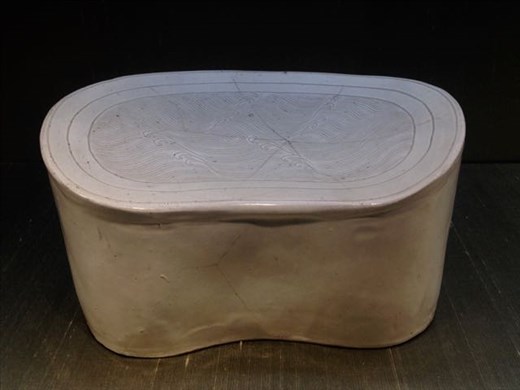 Suzhou Museum, very early ceramics (pre-900?)