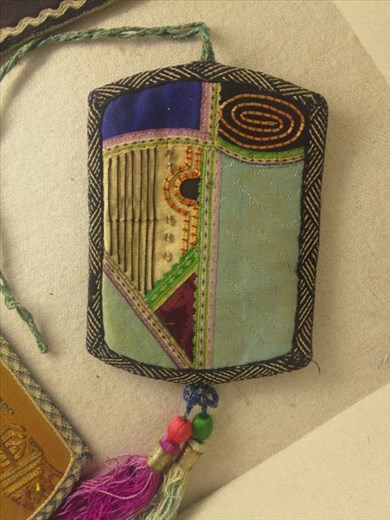 pouch, Suzhou Museum early embroidery (1200-1400?)