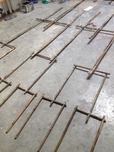 Hanging piece in construction