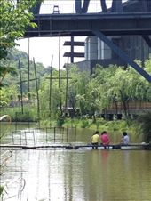 hanging piece in place, 3 girls playing: by chinaho, Views[256]