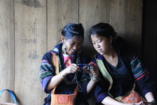 Our guides, Mai and La