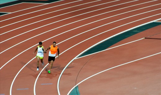 Visually impaired athletes had guide runners attached by a tether. As recognition of their abilities guides were awarded medals for the first time in 2012.