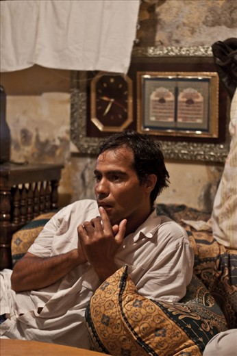 We met this man, Eloua Li, when his children tried to sell us some orange juice to earn some pocket money.