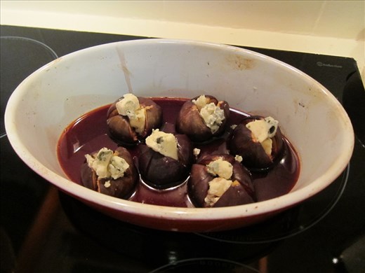 Figs going into oven