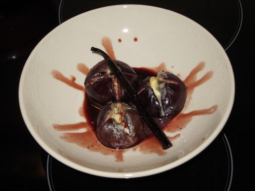 Roasted Fig & Roquefort with Port wine