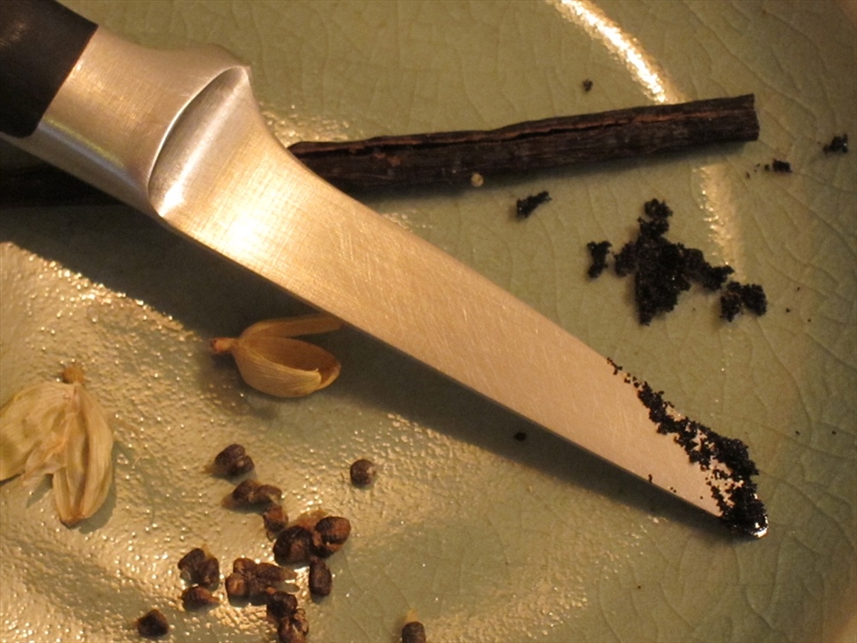 Cardamom and vanilla