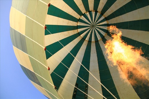 Even the brief but incredibly loud bursts from the balloon burners could not ruin the serenity. 