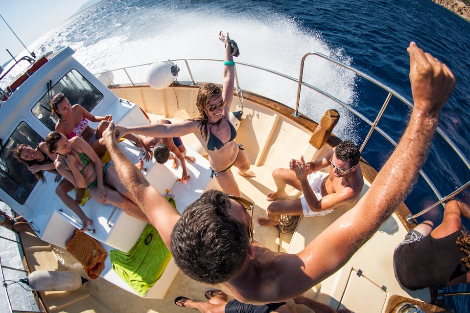 Many companions crossed his journey, seeking to waste the absolute joyful moment