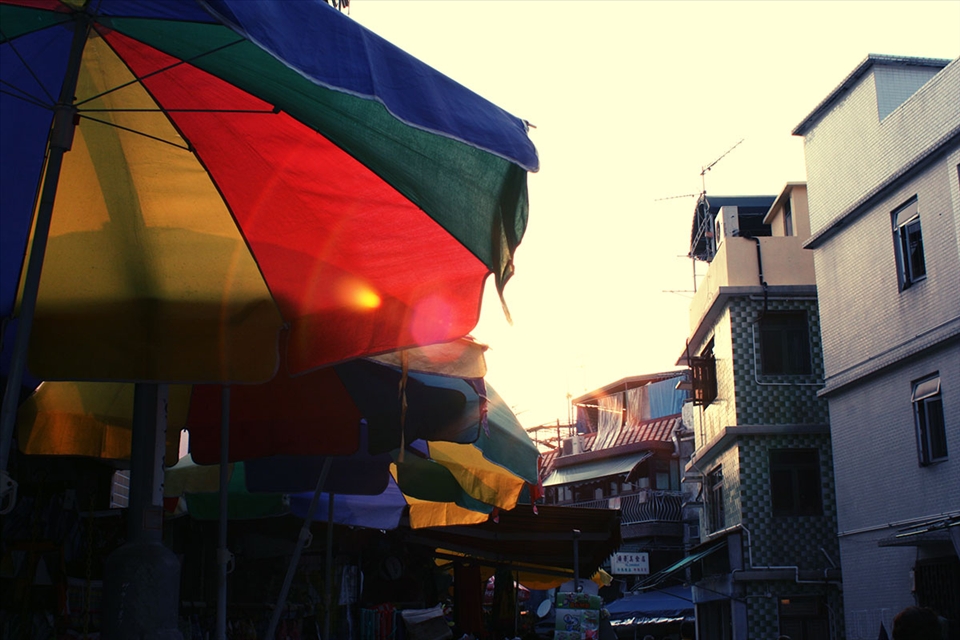 Sunshine that can only be felt outside the crowded city. 