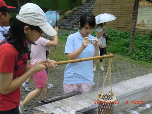 Heating eggs with natural spring water, you'll be amazed by what nature can do.