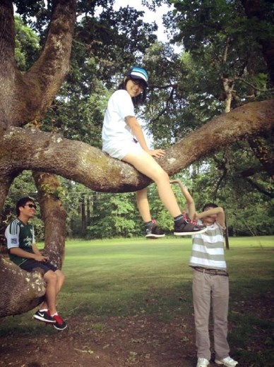 More tree climibing! I think I upload some in another album :P but it's ok :) cause it's all my memories that I want to share.