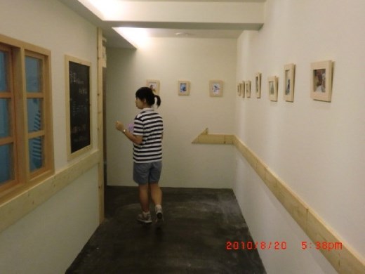 Lavender Cottage/ hmm, and I wonder where this path leads to? 