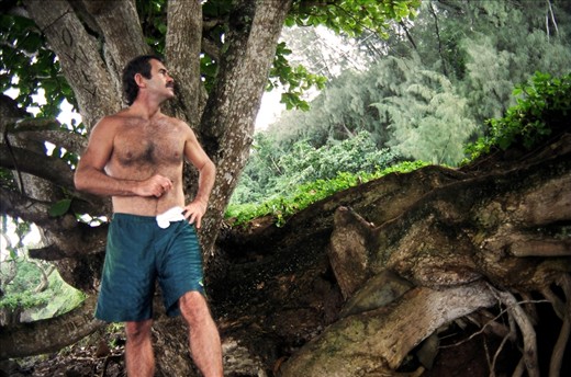 Ronaldo has lost two friends to AIDS. He comes to Anini beach every year to celebrate their life. He also lights two cigarettes and pours to Vodak and Cokes into the sand. 