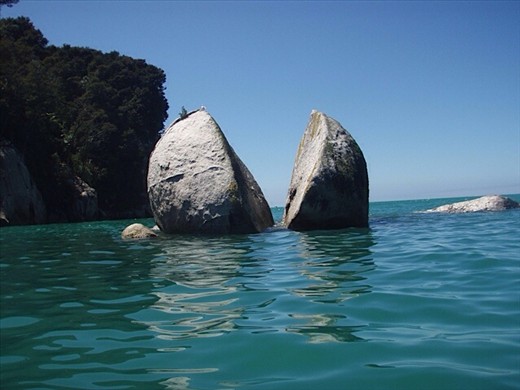 Split Apple Rock, Abel Tasman