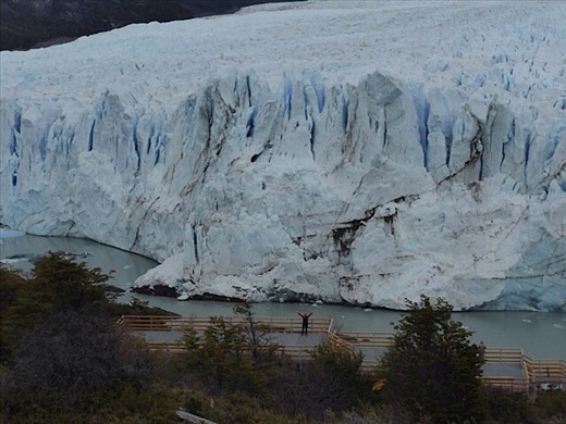 Clare in front of the face of the Perito Moreno Glacier