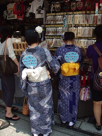 Ladies who like to shop!