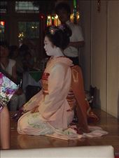 Maiko (apprentice geishas) dancing in Kyoto: by clare-tamea, Views[831]