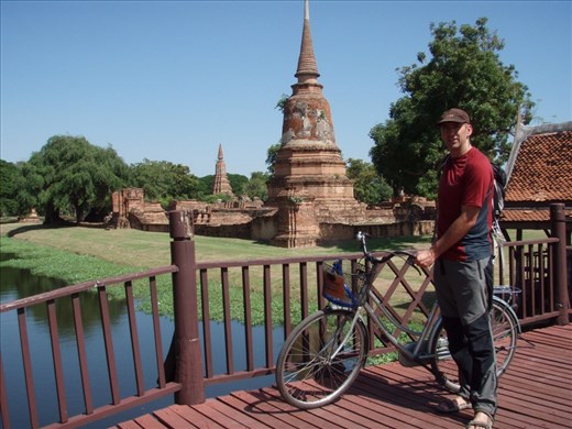 Cycling round the ancient Siamese capital, Ayutthaya
