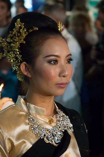 Loy Krathong procession