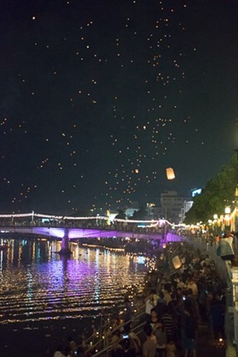 Loy Krathong festival