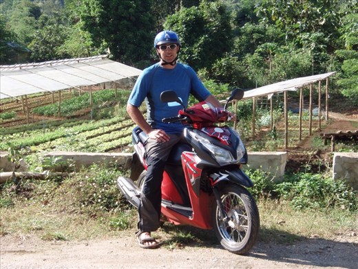 With our wonderfully free moped, we escape the GWHs!!