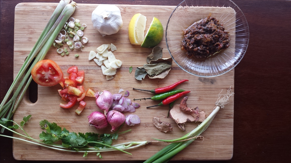 Preparations before cooking: mincing, slicing, chopping