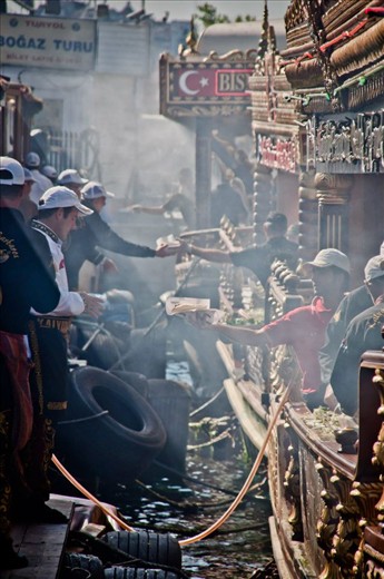 A very crowded spot for fish fast-food in Instanbul.