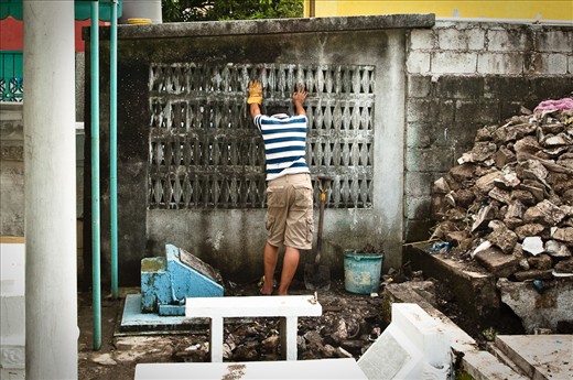 North Cemtery, Manila, October, 2012 - 04 Children of the Cemetery - they weep