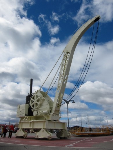 Rrraaaaahh!  A metal brontosaurus sits on the wharf.  Hobart. 