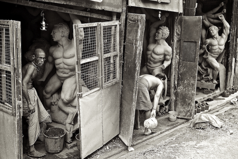 One of hundreds sculpturers shops in Kumarthulli, each making hundreds of idols each year