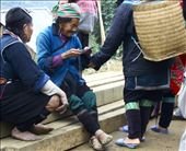 Some relaxed moment for these old ladies. Even if she didn't have many teeth left, her smile was innocent and contagious: by dailylife, Views[522]