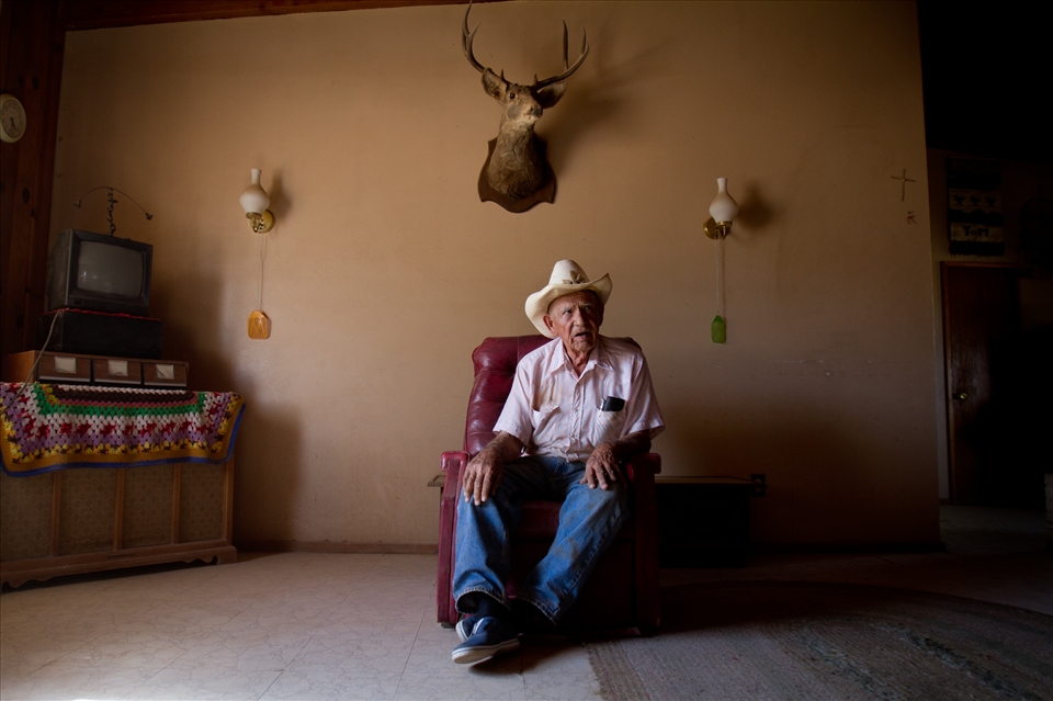 Over 90 years old, New Mexico pistachio farmer Tom Carillo still lives very independently in his home about 30 km from the nearest city.