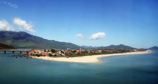 Lang Co (Hue), taken on the train to Da Nang