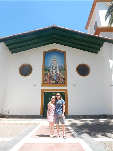 Before we left for more wine tasting we stopped off at the towns oldest church to give thanks to the virgin Mary for taking such good care of the grapes. 