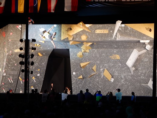 In Santiago till the end of the week. Went to the park for a Master de Boulder competition. Never knew we would enjoy watching people climb up a wall so much. Stayed there for over three hours watching one climber after another attempt to Master de Boulder. 
