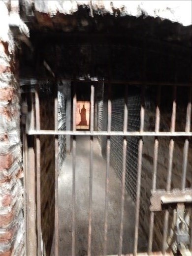 El Diablo was spotted in the cellar!