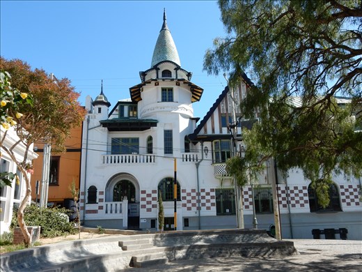 The architecture was very interesting. Because so many wealthy immigrants  came here from all over the world they all built homes using their own cultural influence. On one side of the square is a home built by a Czechoslovakian immigrant and right next to it is a home built by an American from the south. 