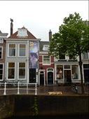 Apparently this is the smallest house in Delft. : by danidawnandstevo, Views[363]