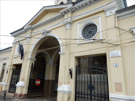 Walked to  Cimitirul Ghencea the final resting place of the Ceausescu's. 