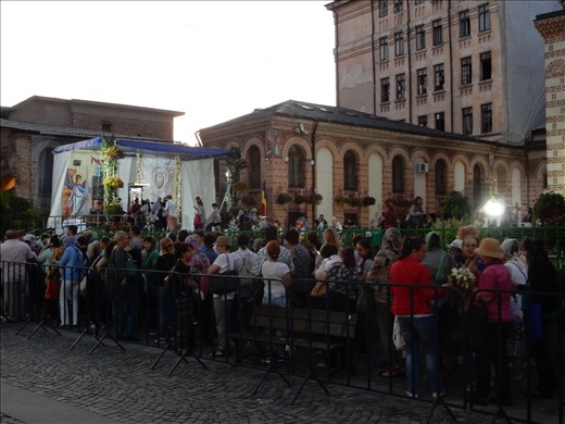 Saint Anthony Church is the oldest church Bucharest. On Tuesdays a line of single women can be seen going into the church praying to Saint Anthony for a good man. As an extra bonus the remains of Saint Anthony were on display for all to see. 