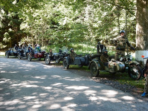 Sidecar convoy. 