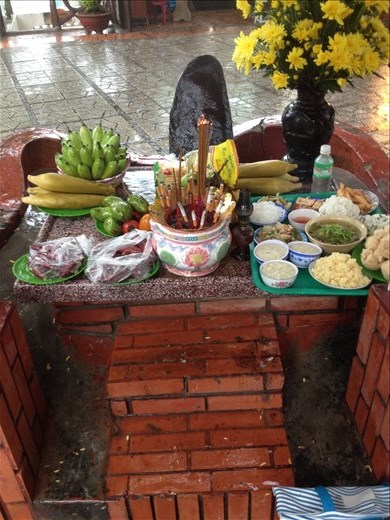 Some offerings to Buddha.