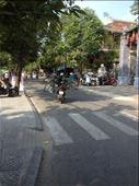 Rode back to town to drop off our bikes and watched a girl haul all three away on a motor scooter. : by danidawnandstevo, Views[284]