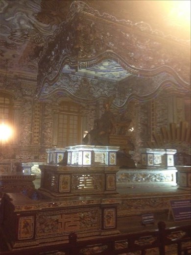 Khai Dinh's tomb was very impressive with all the ceramics, glass and bronze however the price of construction didn't sit well with the people of Vietnam. 