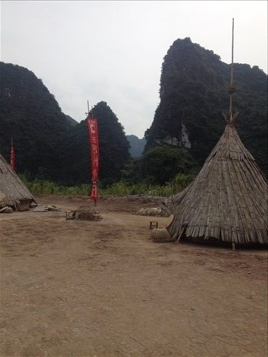 Trang An was also the filming location of the latest King Kong Skull Island movie. There was a few movie props left over and Skull Island was overgrown with vegetation. 