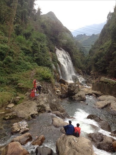 Tourists can rent the traditional costumes and take photos around the town. 