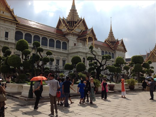 The Grand Palace has been the official residence of the Kings of Siam since 1782. 