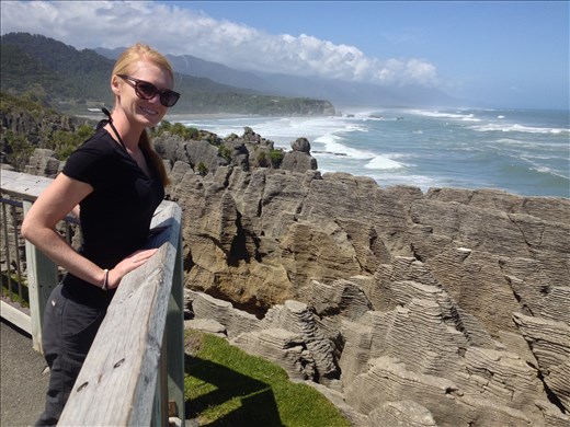 Pancake Rocks in Punakiki formed by a process called stylobedding. 