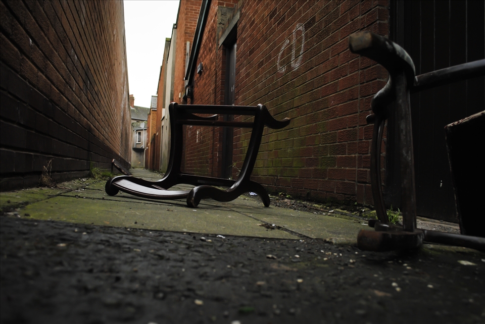 Belfast, Short Strend.
Short Strend is a Catholic enclave in East Belfast, surrounded by the mainly Protestant and unionist neighborhood, from which it is separated by the so called peacewall, a metal barrier 6-7 meters high. Even though many years have passed since the 'Troubles' there objects are thrown from each side to others and sometimes there are aggressions. 
This was a calm alley. Nobody was around but I got the feeling that something that happened and might happen again.